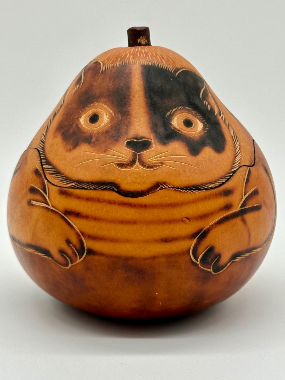 Lucuma Peru Hand carved Gourd Cat Trinket Box Folk Art Calico Feline Lid VTG